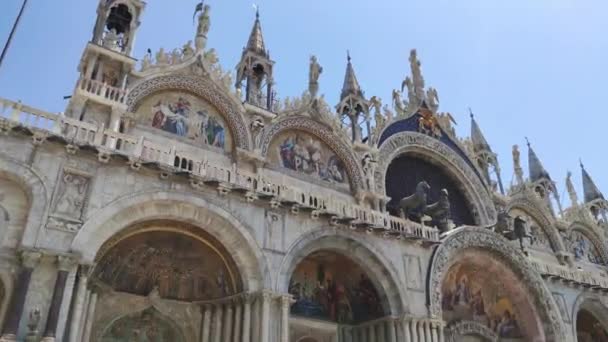 Saint Mark cathedral in Venice in Italy 9 — Stock Video