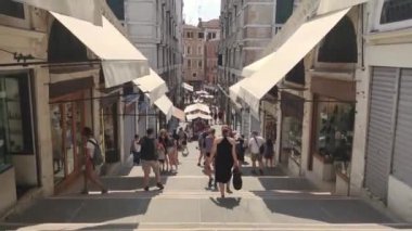 İtalya, Venedik 'teki Rialto Köprüsü' nün İçi