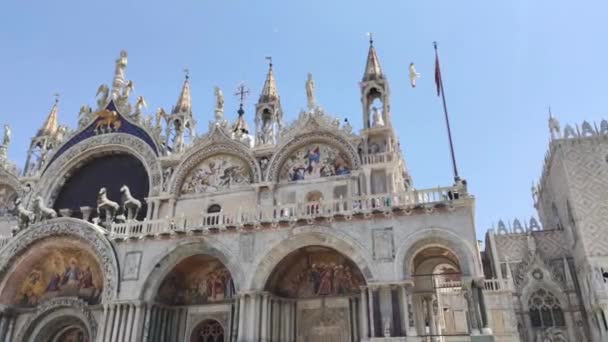 Detail des Markusdoms in Venedig in Italien 2 — Stockvideo