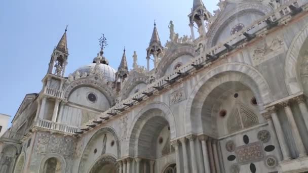 Detalhe da Catedral de São Marcos em Veneza, na Itália — Vídeo de Stock