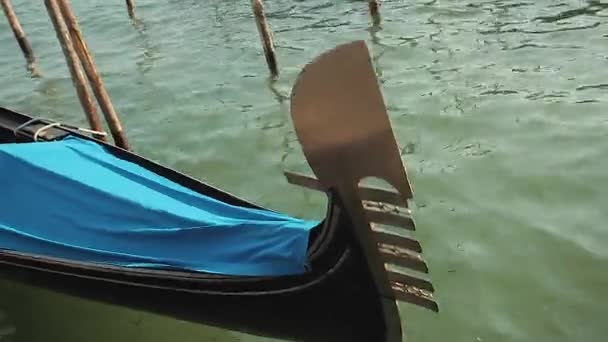 Detalhe da gôndola em Veneza — Vídeo de Stock