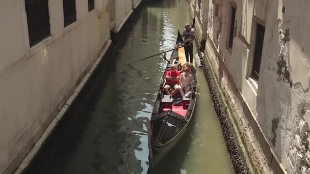 Gondeln in Venedig — Stockvideo