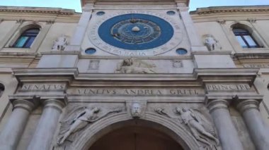 İtalya, Padua 'daki saat kulesi.