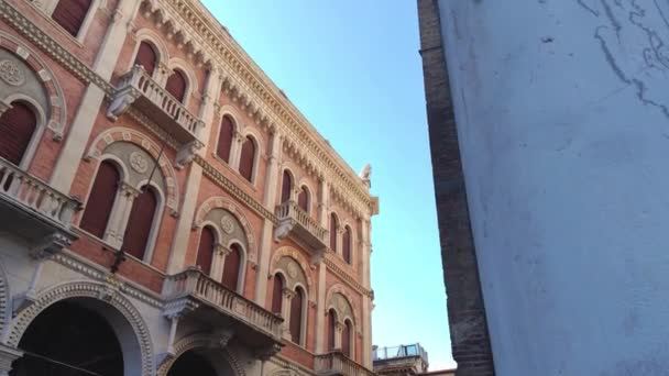 Architettura dettagli dal vecchio edificio storico di Padova in Piazza dei Signori — Video Stock