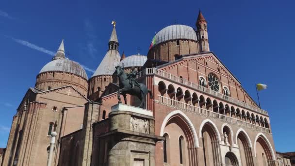 意大利帕多瓦圣安东尼大教堂的扫帚拍摄 — 图库视频影像