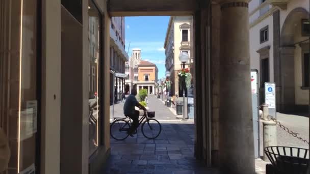 Scena di vita reale in via Padova con persone 2 — Video Stock