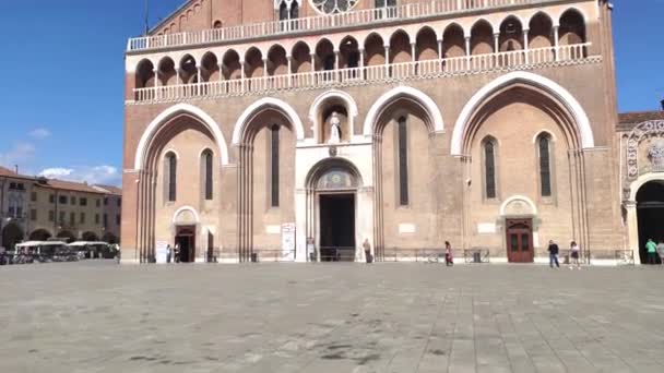 Saint Anthony cathedral in Padua in Italy — Stock Video