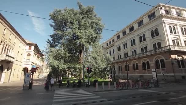 Weg kruising in het centrum van Padua — Stockvideo