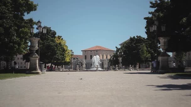 Prato della Valle, İtalya, Padua, 17 — Stok video
