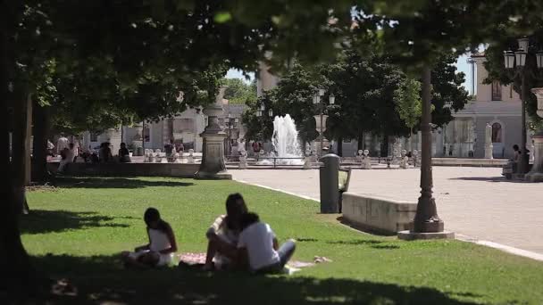 Prato della Valle, İtalya, Padua 15 — Stok video