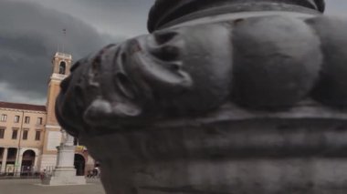 İtalya, Rovigo 'daki Vittorio Emanuele Meydanı