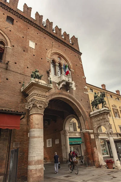 Ferrara Italia Luglio 2020 Dettaglio Architettura Ferrara Palazzo Del Municipio — Foto Stock