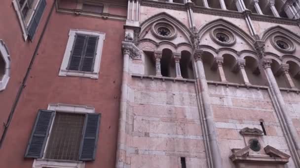 İtalya, Ferrara 'daki San Giorgio Katedrali — Stok video