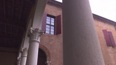 İtalya, Ferrara 'daki Palazzo dei Diamanti' nin iç mimari detayları