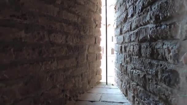 Détail d'une fenêtre du château de Ferrare en Italie