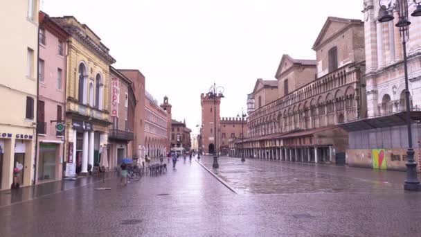 Trento Triëst vierkant uitzicht in Ferrrara in Italië 7 — Stockvideo