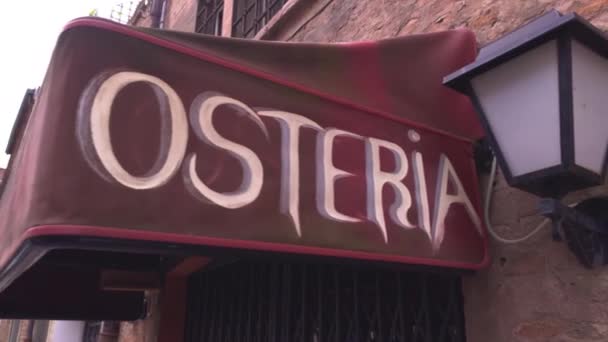 Osteria sign in Ferrara, Ιταλία — Αρχείο Βίντεο