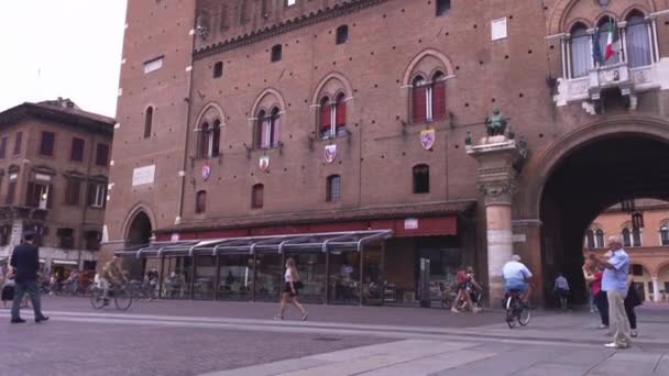 Vista de Piazza del Municipio en Ferrara en Italia 2 — Vídeo de stock