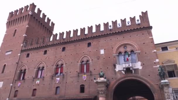 Detalle de Piazza del municipio en Ferrara en Italia — Vídeo de stock