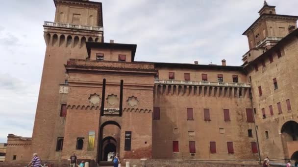 Castillo medieval de Ferrara la histórica ciudad italiana — Vídeo de stock