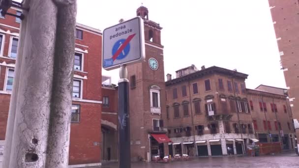 意大利费拉拉市的西班牙广场2 — 图库视频影像