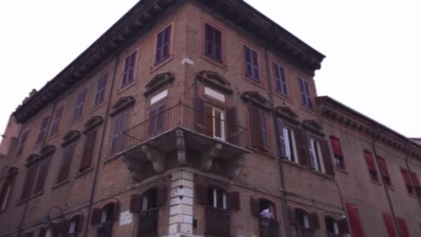 Detalle de Piazza del municipio en Ferrara en Italia — Vídeos de Stock