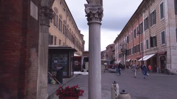 Вид на площадь Пьяцца дель Муниципио в Ферраре в Италии 8 — стоковое видео