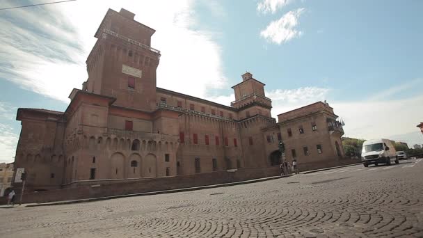 Средневековый замок Феррара - исторический итальянский город — стоковое видео