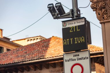 İtalya 'da tarihi merkez için kısıtlı trafik levhası