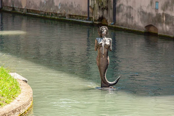 Estátua Sereia Treviso Itália Localizada Ilha Pescheria — Fotografia de Stock
