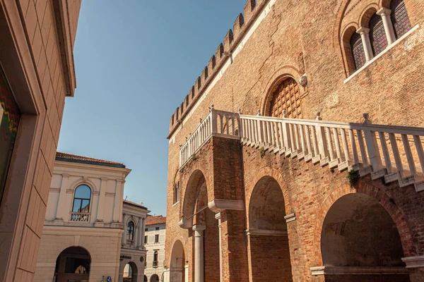 Treviso Olaszország August 2020 Trecento Palace Detail Treviso Italy Sunny — Stock Fotó