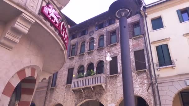 Broll of Architecture detal starego budynku w Treviso 2 — Wideo stockowe