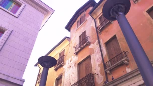 Broll of Architecture részlet egy régi épület Treviso — Stock videók