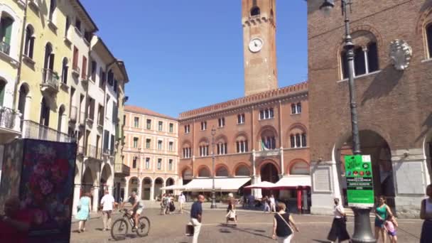 İtalya, Treviso 'daki Piazza dei Signori — Stok video