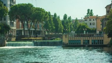 Treviso 3 'teki Buranelli nehir manzarası