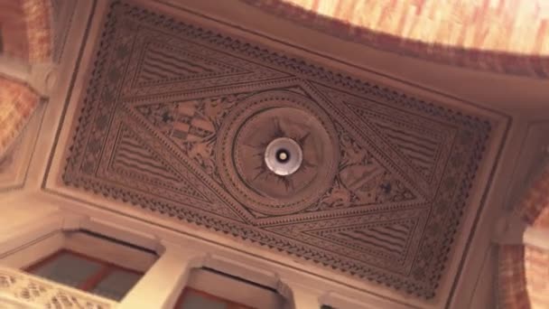 Plafond antique incrusté — Video