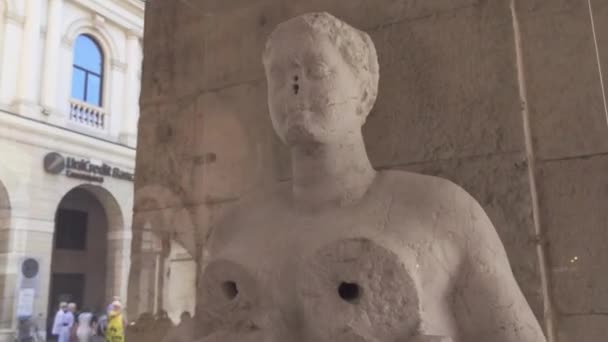 Fontana delle tette in Treviso in Italy 8 — Stock videók