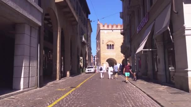 View of Calamaggiore one of the main street in Treviso — Stock Video