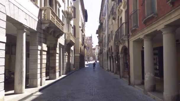 Vista de Calamaggiore uma da rua principal em Treviso 5 — Vídeo de Stock