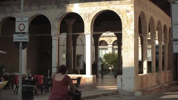 Treviso 'daki Loggia dei Cavalieri binası — Stok video