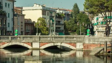 Treviso 4 'teki Buranelli kanal manzarası