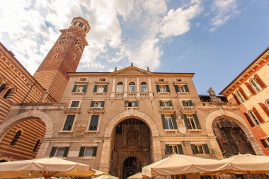 Piazza dei Signori Verona, İtalya 7