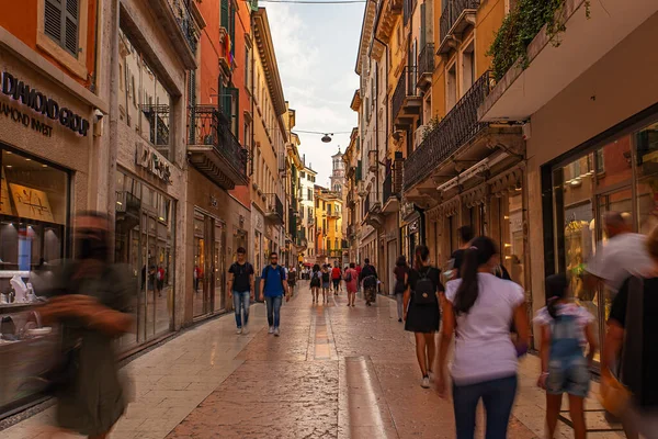 Verona Italy Σεπτεμβριου 2020 Θέα Της Οδού Mazzini Στη Βερόνα — Φωτογραφία Αρχείου