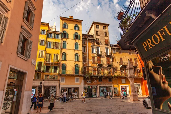 Verona Italia Septiembre 2020 Vista Piazza Delle Erbe Verona Italia — Foto de Stock