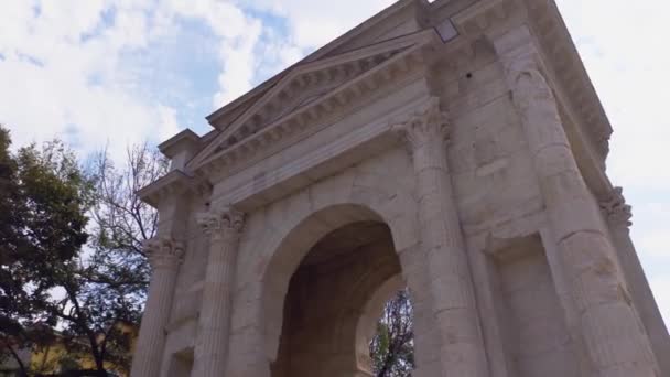 Arco dei Gavi in Verona in Italy — Stock Video