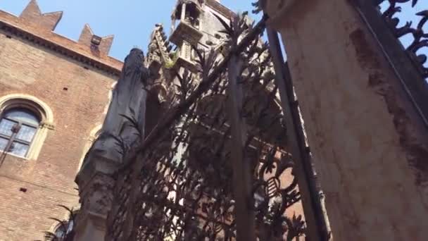 Arche Scaligere in Verona in Italy 5 — Stock Video