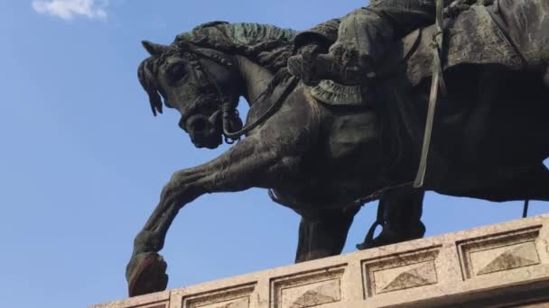 Staty av Vittorio Emanuele i Verona — Stockvideo