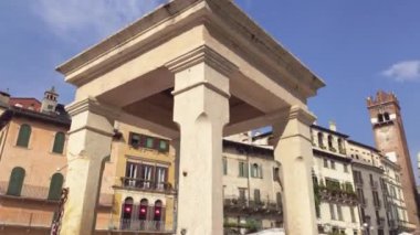 Verona 2 'deki Piazza delle Erbe mimarisinin ayrıntıları