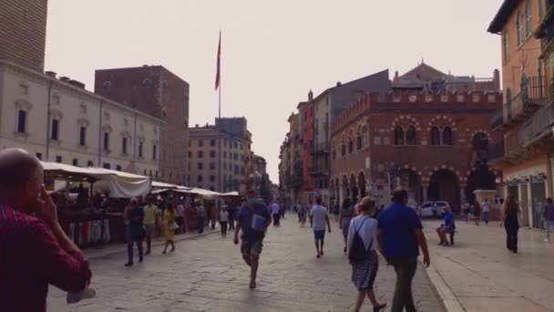 Utsikt över Piazza delle Erbe i Verona, Italien 3 — Stockvideo