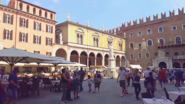 View of Piazza dei Signori, Signori square in English, in Verona in Italy 2 — Stock Video